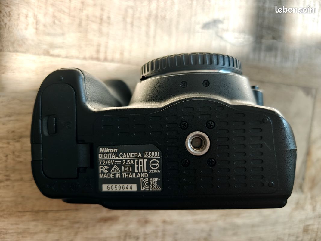 Nikon D3300 boitier nu excellent état avec 10 915 déclenchements vérifiés (image 5)