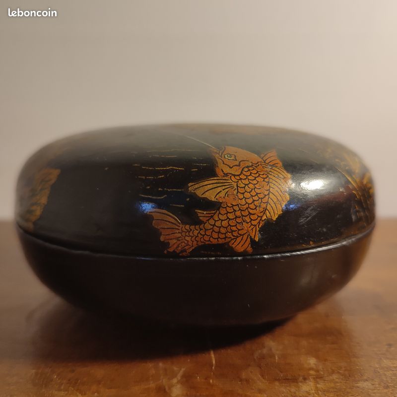 Boîte Ancienne en Laque du Japon Maki-e – Motif Pêcheur et Carpe – Époque Meiji / Taisho (image 2)