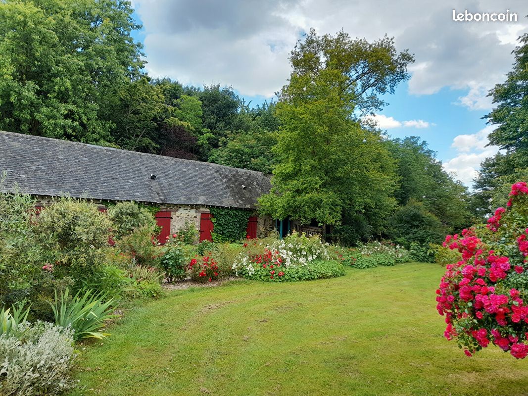 Maison 10 pièces 253 m² · à Château-Gontier-sur-Mayenne · 253 m² · 587 700 €
