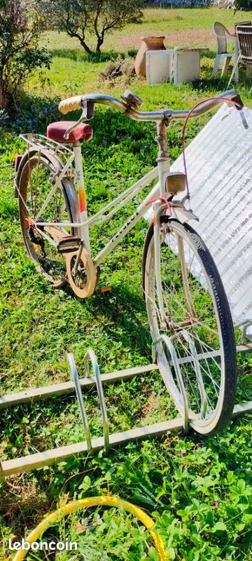 Vend vélo Peugeot femme vintage (image 2)