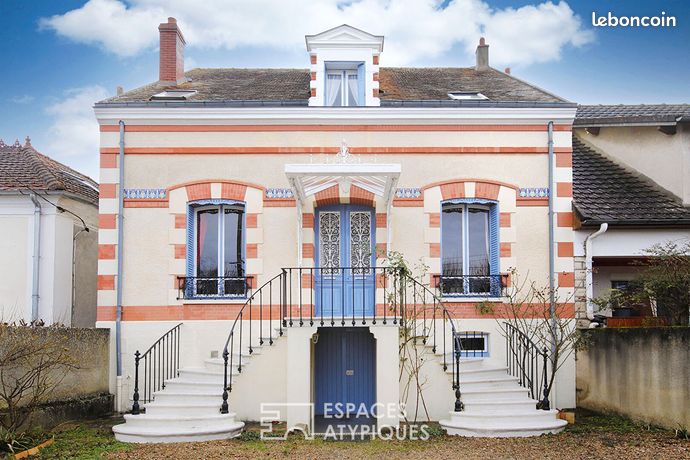 Maison 6 pièces 333 m²