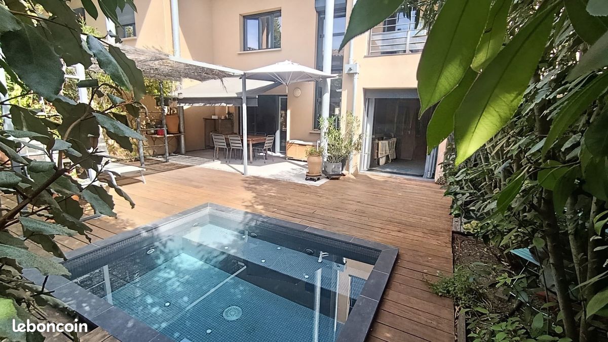 Maison 6 pièces 137 m² · à Castanet-Tolosan · 137 m² · 495 000 €