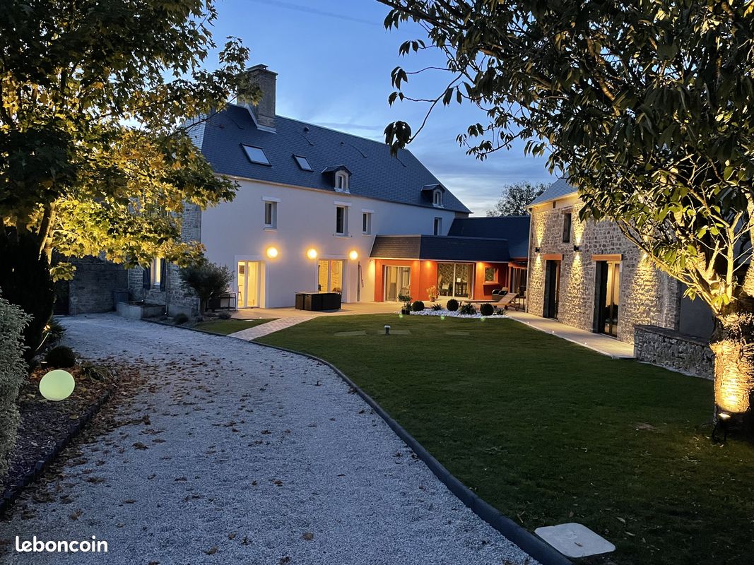 Maison 9 pièces 305 m² · à Carentan-les-Marais · 305 m² · 729 500 €