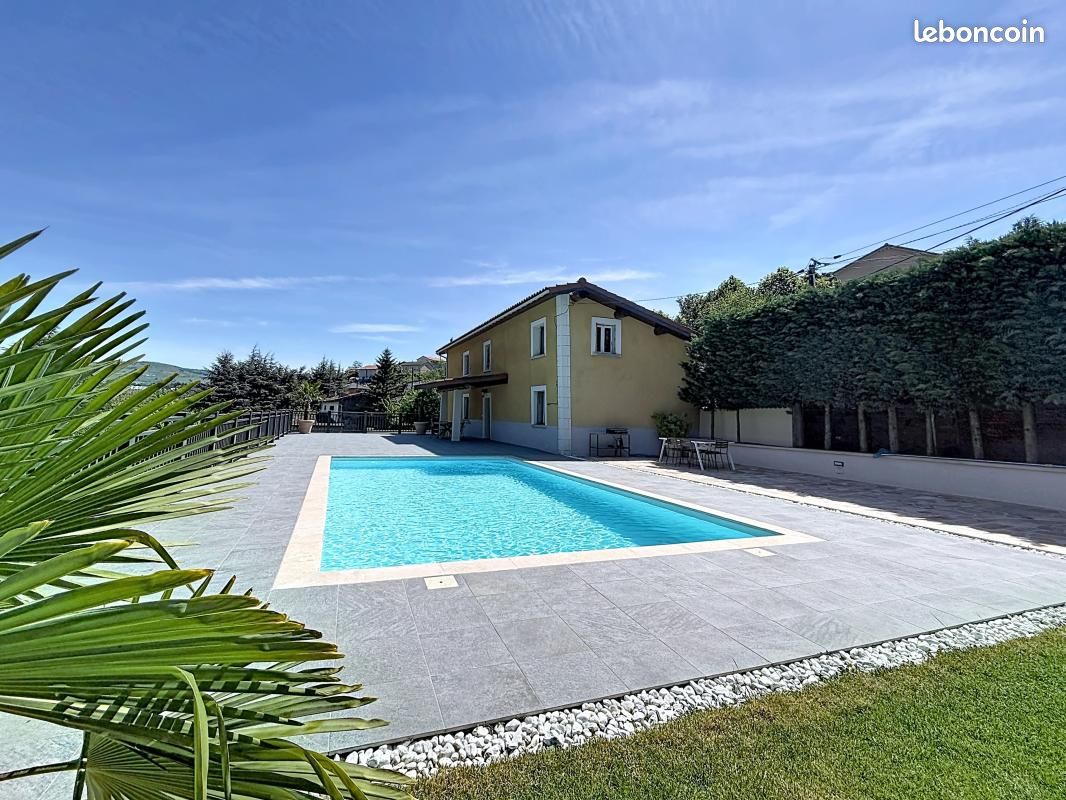 Maison 4 pièces 135 m² · à Genilac · 135 m² · 365 000 €