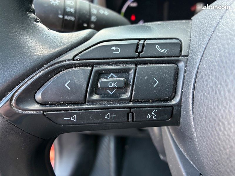Toyota Yaris Cross 116H COLLECTION Pano Tech (image 22)