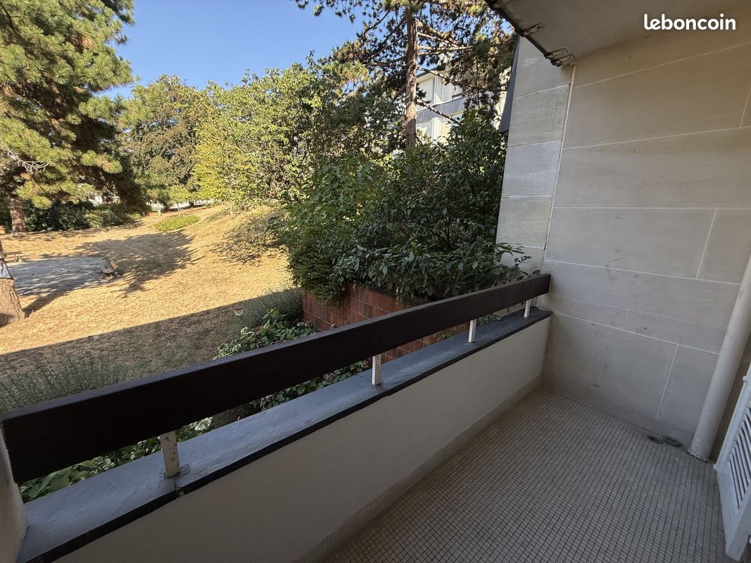 Appartement 1 pièce 24 m² · à Louveciennes · 24 m² · 734 €/mois