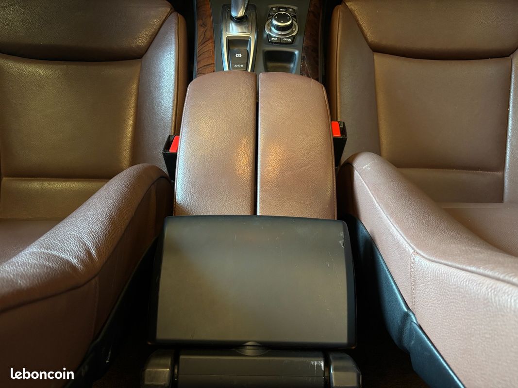 BMW X5 E70 LCI xDrive35i 306ch (image 19)