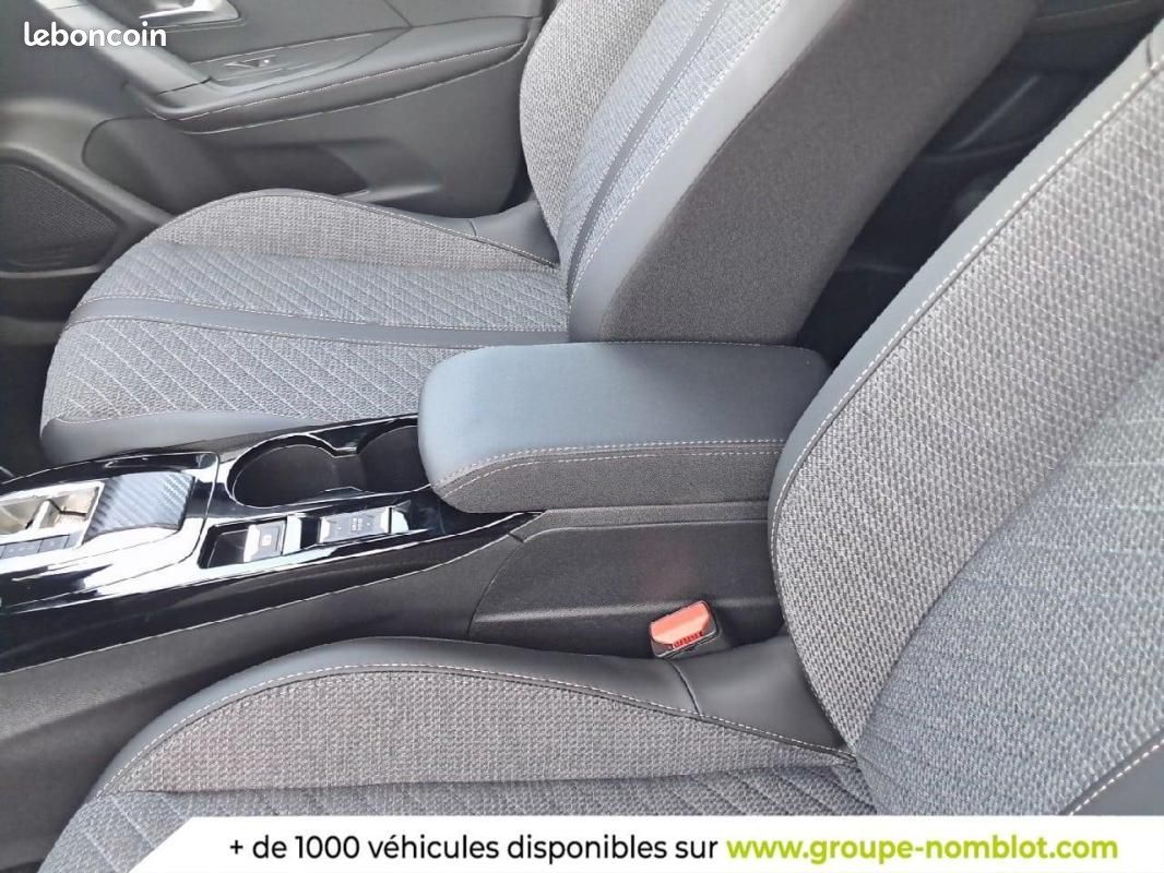 Peugeot 2008 Hybrid 145 e-DCS6 Allure (image 15)