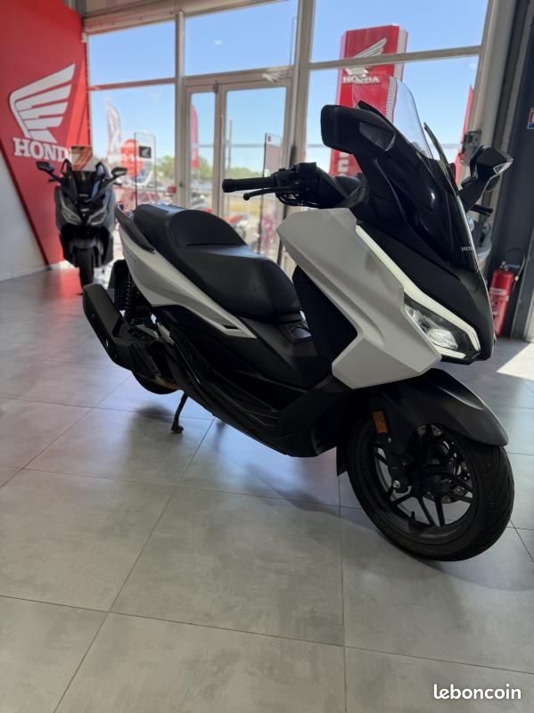 Honda FORZA 125 (image 2)