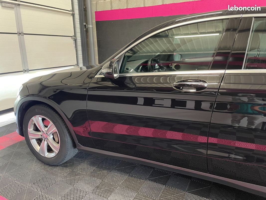 MERCEDES GLC COUPE 220 d 9G-Tronic 4Matic Executive Avec Suivi Mercedes + Régulateur + Clim Auto + Bluetooth + Toit Ou (image 4)