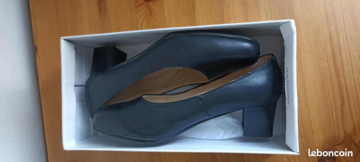 Escarpin de service cuir T37 Chaussures