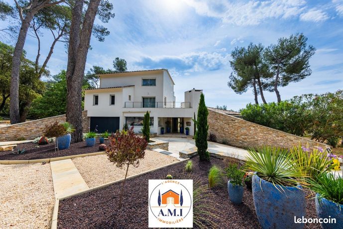 Villa 7 pièces 245 m²