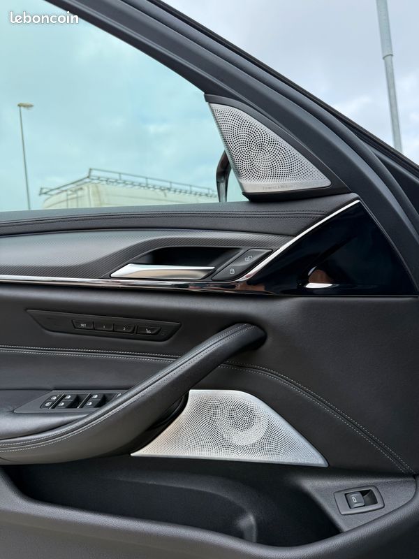 BMW M5 COMPETITION F90 4.4 V8 625 ch Xdrive / SECONDE MAIN / SOFT CLOSE / CIEL DE TOIT ALCANTARA / CAMERA 360 / FREIN CARBONE CERAMIQUE / GARANTIE BMW PREMIUM SELECTION 06/2027 / MALUS INCLUS (image 10)