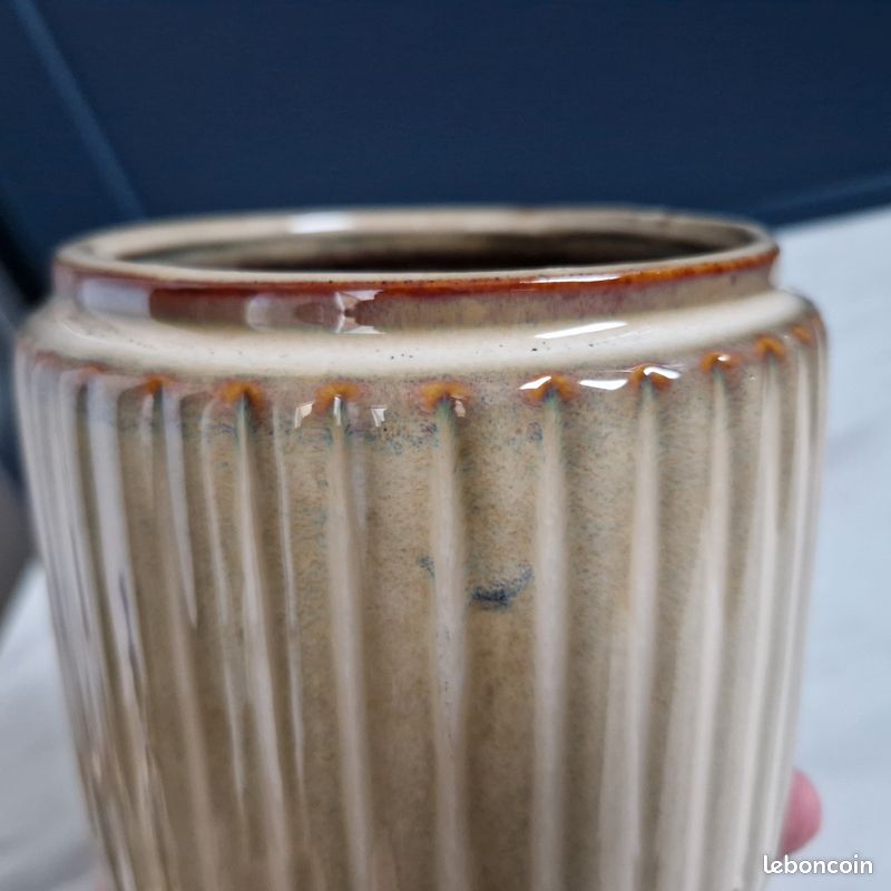 Cache pot en céramique (image 16)