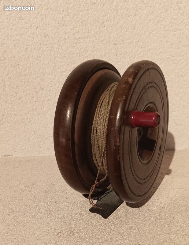 Moulinet Ancien En Bois Et Laiton Moulinet Ancien En Bois Et Laiton
