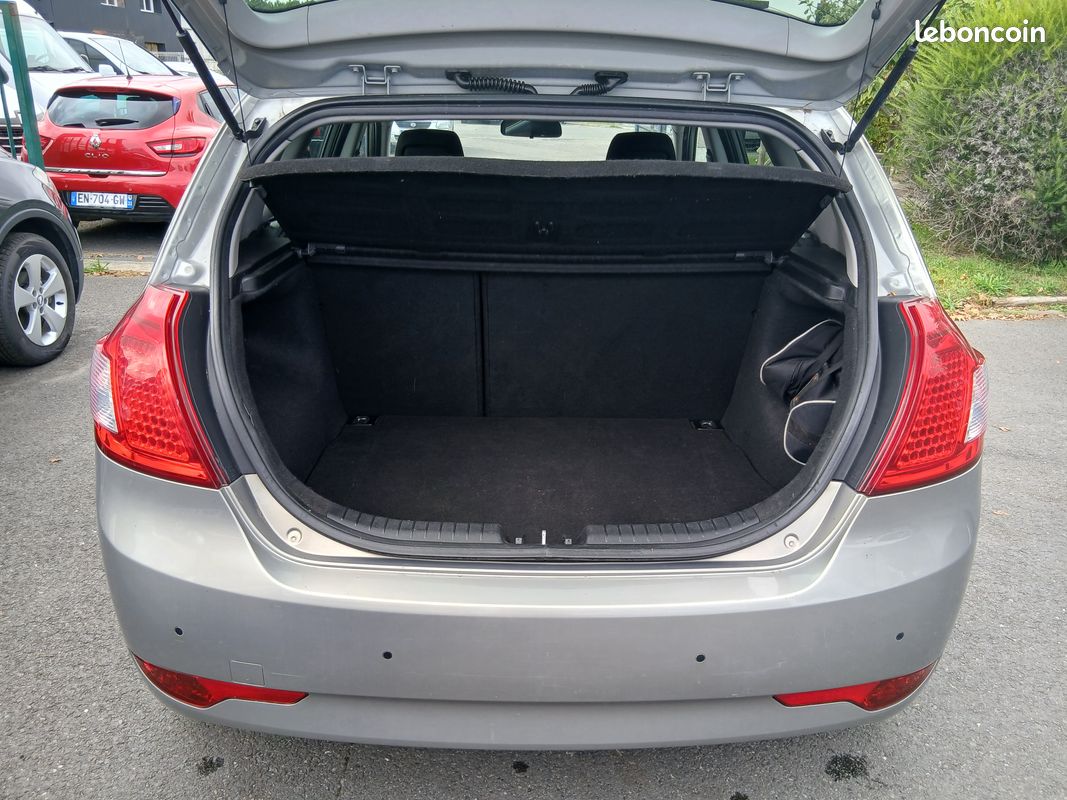 Kia ceed 1.6l crdi 115 active (image 10)