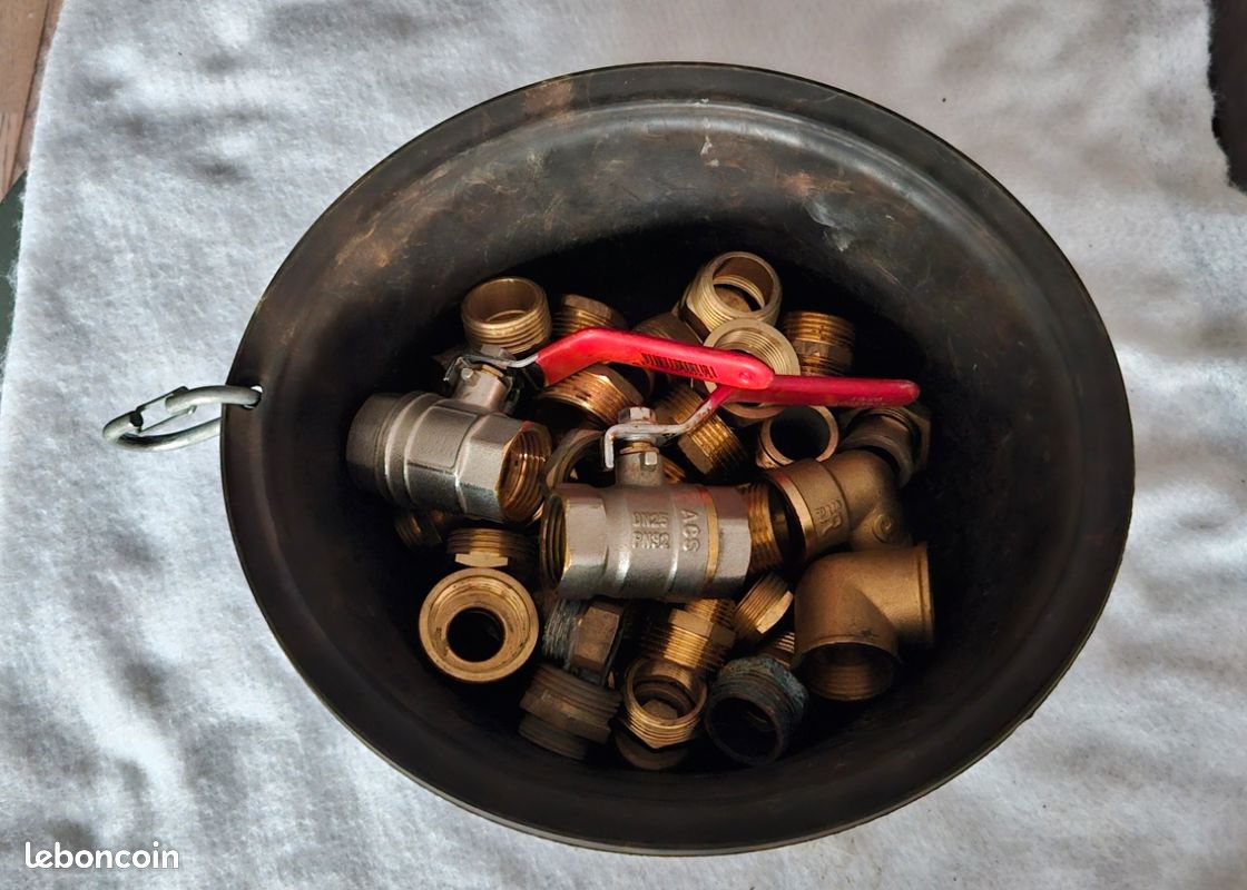 Lot raccords plomberie (image 8)