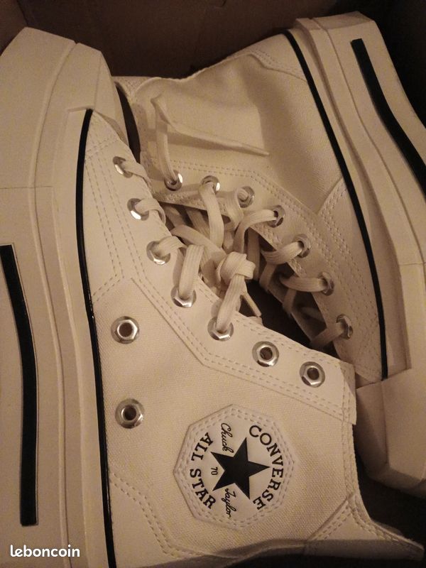 Converses pointure 37,5 couleur blanc, compensées, neuves acheter
