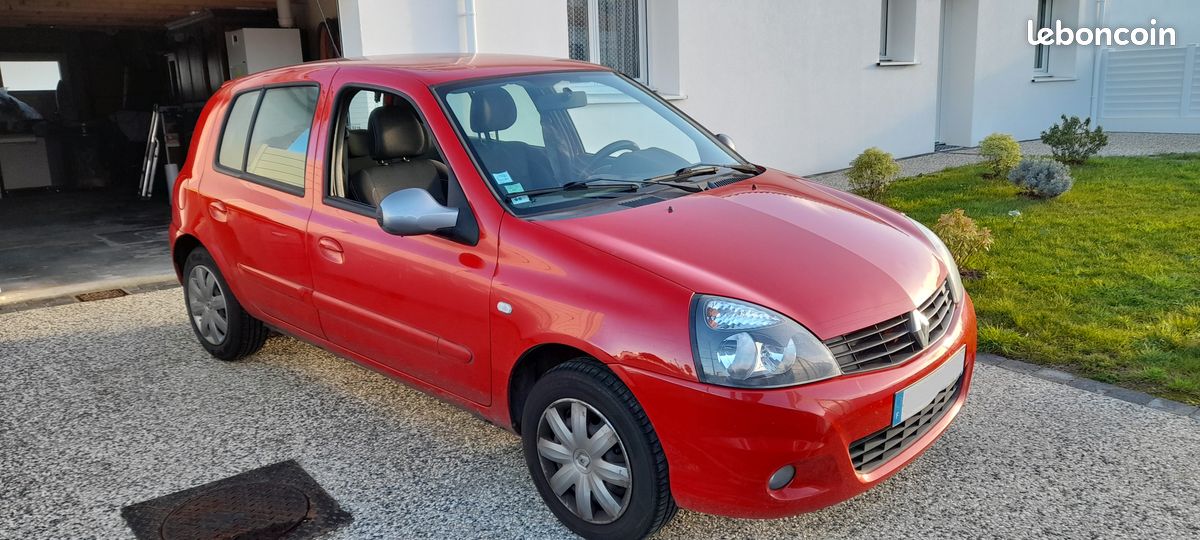 ARRIVAGE! RENAULT CLIO II 1.2 - 75 CH CAMPUS DYNAMIQUE 5 PORTES / 4490 – LA  BOUTIQUE EGARAGE