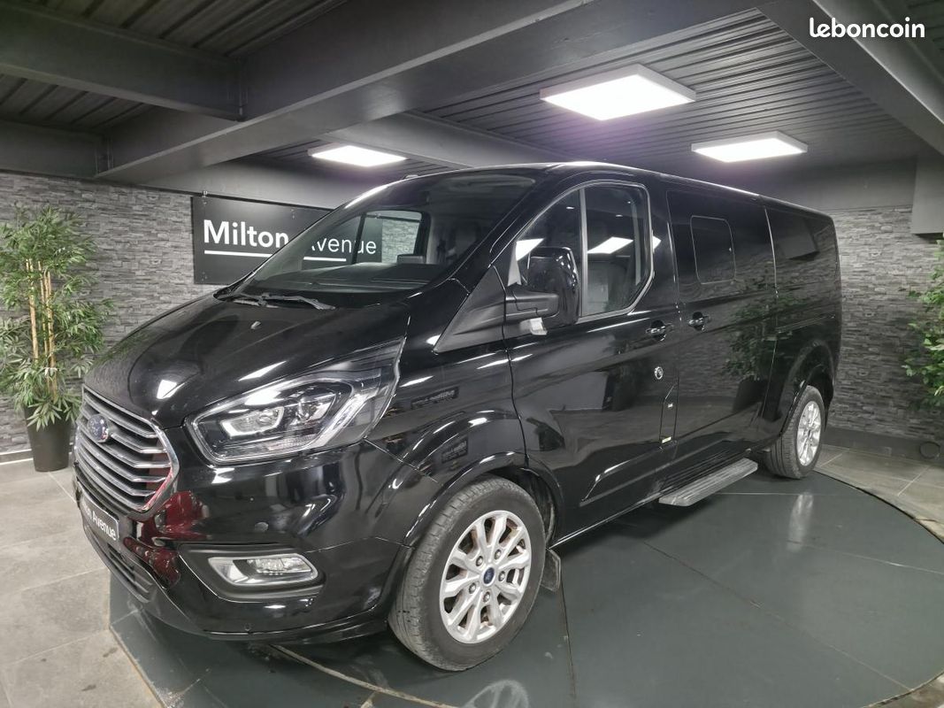 FORD TOURNEO CUSTOM 2.0 EcoBlue - 130 - BVA COMBI 320 L2H1 Titanium (image 1)