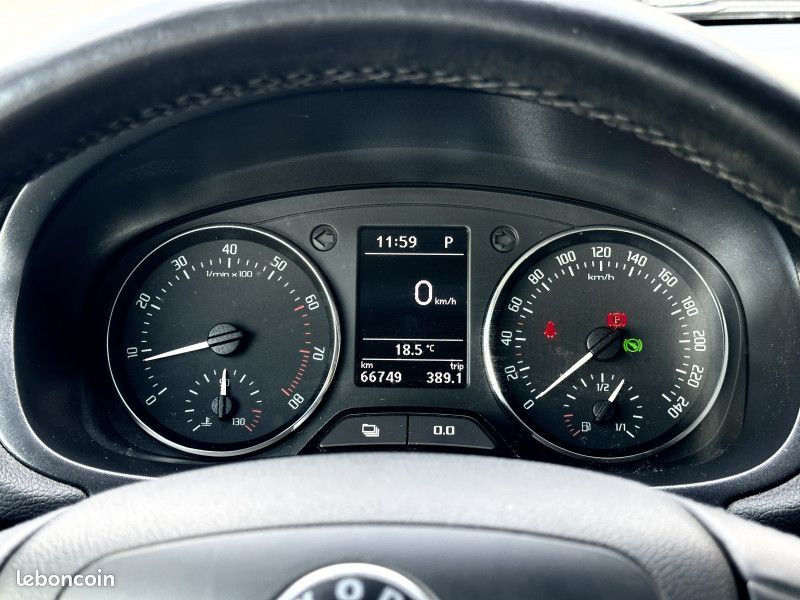 Skoda FABIA 1.2 TSI 105CH ELEGANCE2 DSG7 / 1ÈRE MAIN / REGULATEUR DE VITESSE / RADAR DE RECU (image 22)