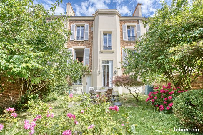 Maison 10 pièces 260 m²