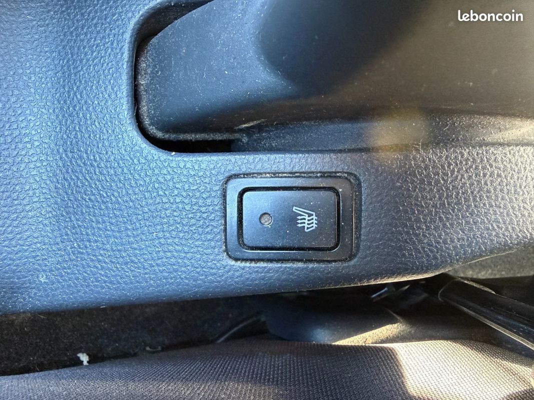 SUZUKI SWIFT 1.3 GLX 4x4 (image 23)