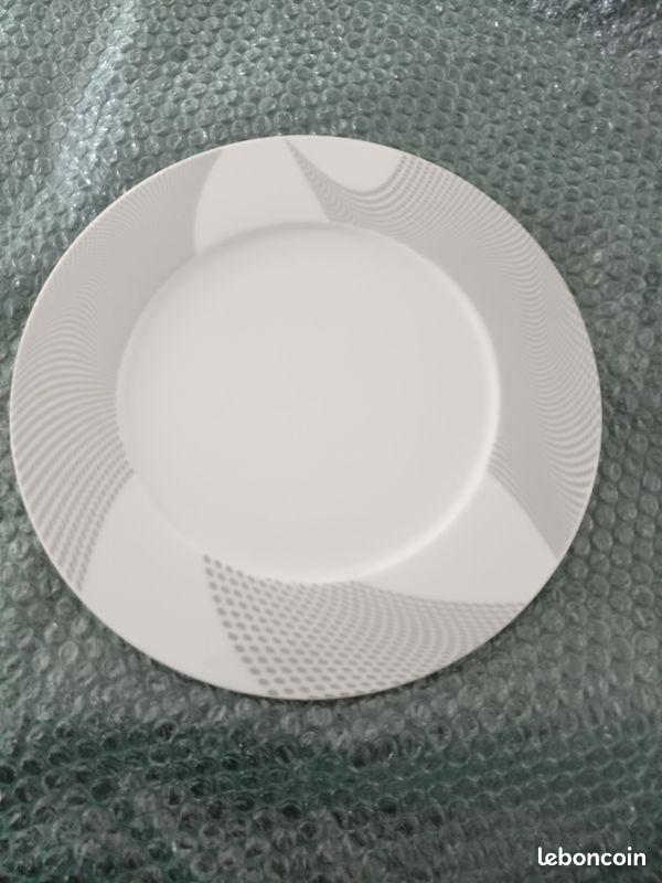 Assiette plate (image 1)