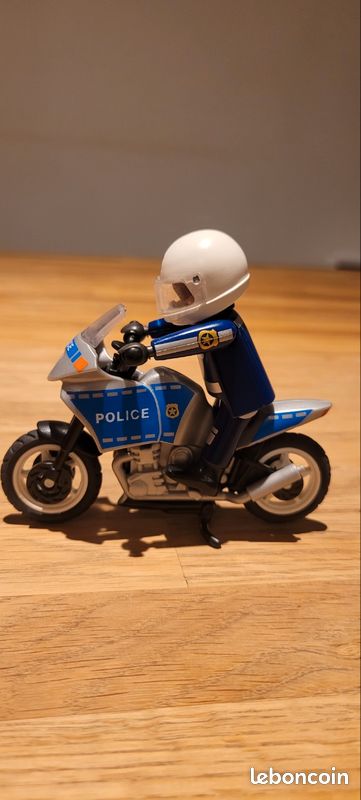 Playmobil policiers avec véhicules (image 7)