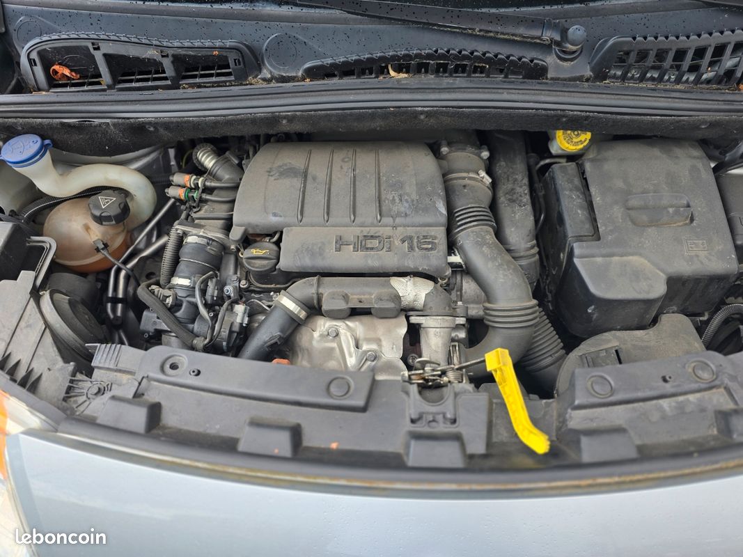 Citroën C3 Picasso 1.6 HDi 110 ch superbe état (image 10)