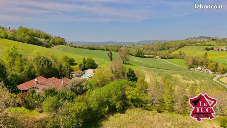 Maison 5 pièces 246 m²