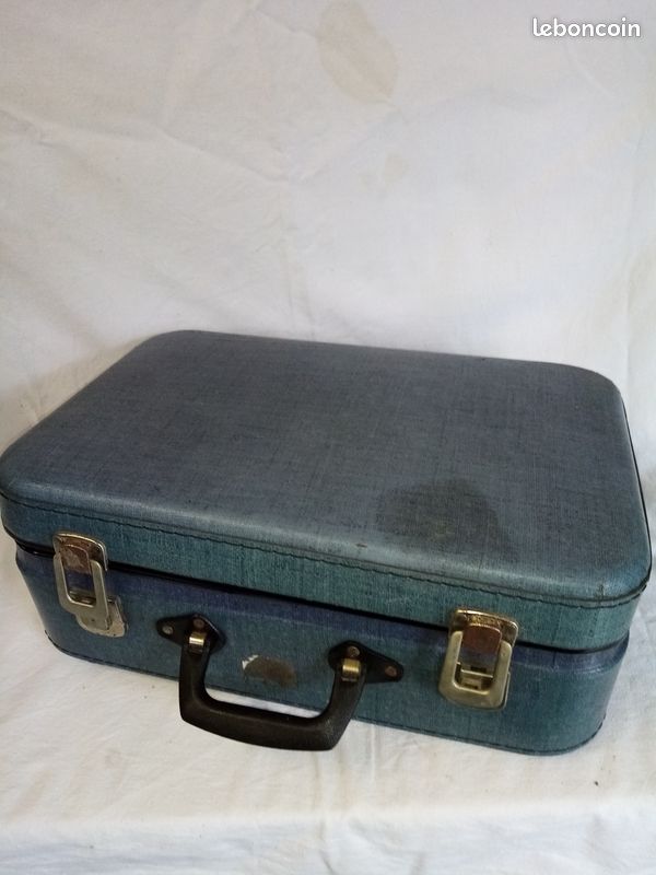 Valise en carton (image 1)