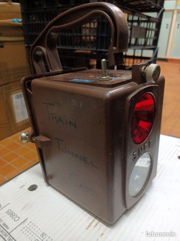 Ancienne Lanterne De Train Delta Buddy Rouge – Fonctionne, état Correct