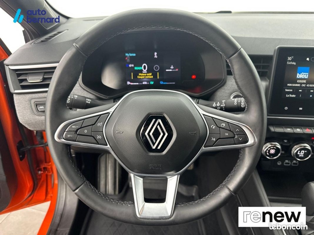 Renault Clio 1.6 E-Tech 145ch full hybrid Techno (image 12)