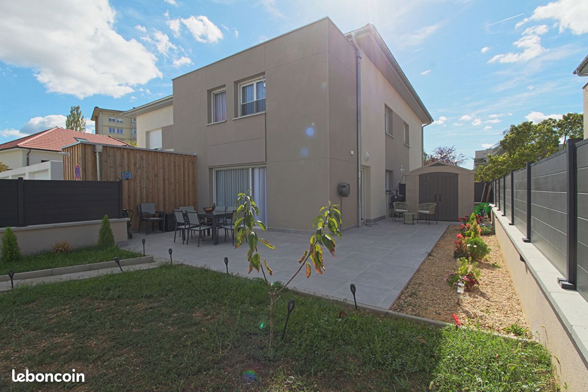 Maison 5 pièces 90 m² · à Besançon · 90 m² · 338 000 €