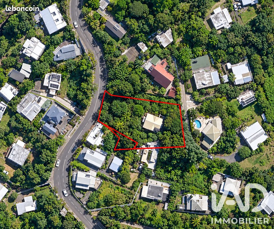 Terrain 1846 m² · à Saint-Denis · 1 846 m² · 570 000 €