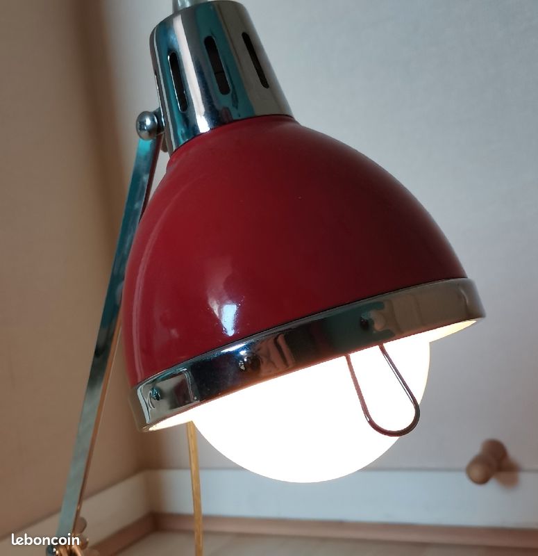 Lampe de bureau rouge (image 2)