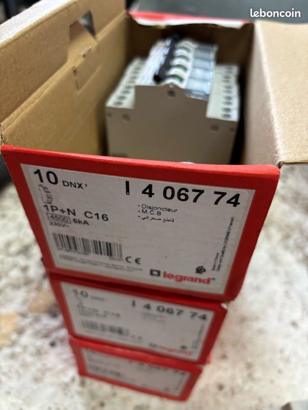 Disjoncteur 406774 (image 1)