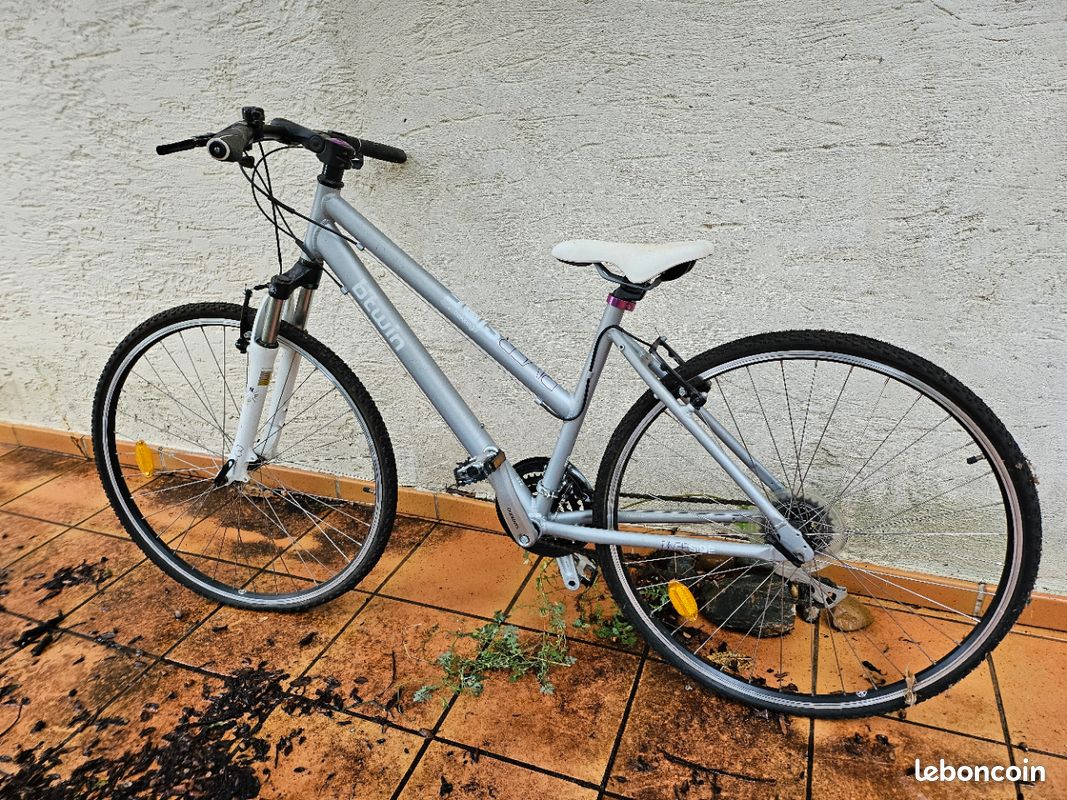 VELO RIVERSIDE femme NEUF Vélos