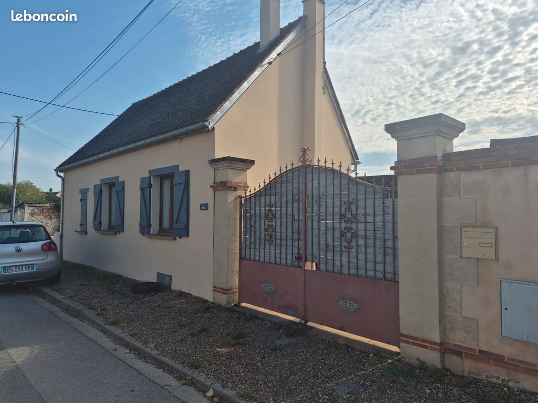 Maison 3 pièces 90 m² · à Laversines · 90 m² · 750 €/mois