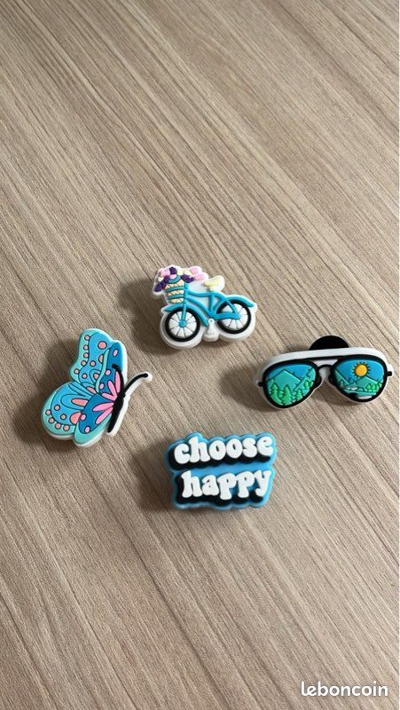 Lot pins pour crocs (image 1)