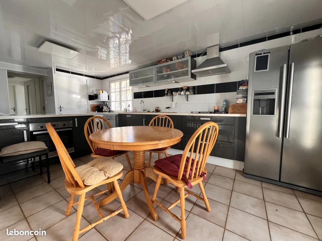 Maison 212 m² Vouleme - Voulême 86400 (image 3)