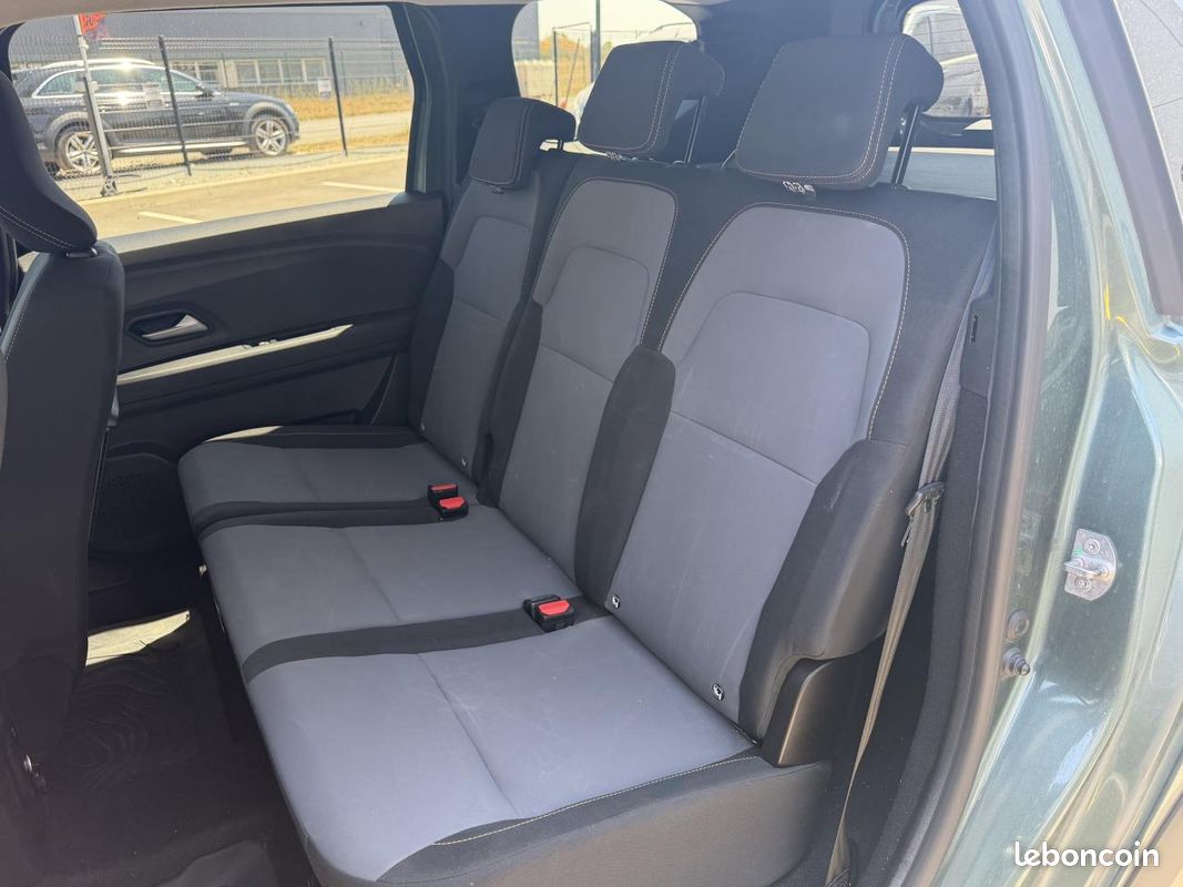 Dacia jogger 1.6 hybride 140 7pl automatique + camera de recul + gps + alerte angle mort (image 9)