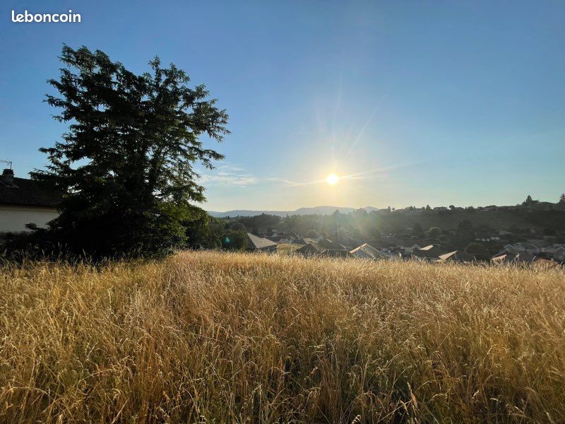 Terrain entièrement constructible · à Belley · 12 800 €