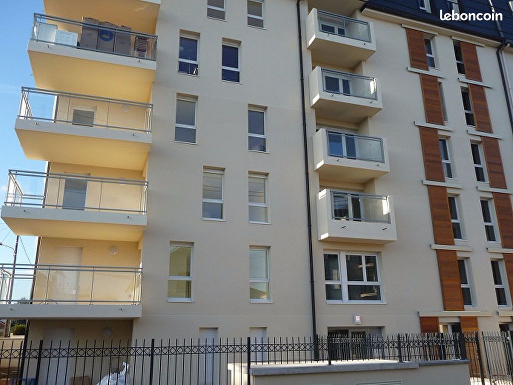 Parking Franconville · 90 €/mois