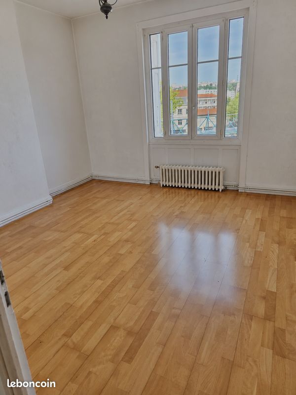 Appartement 4 pièces 77 m² · à Saint-Étienne · 77 m² · 490 €/mois