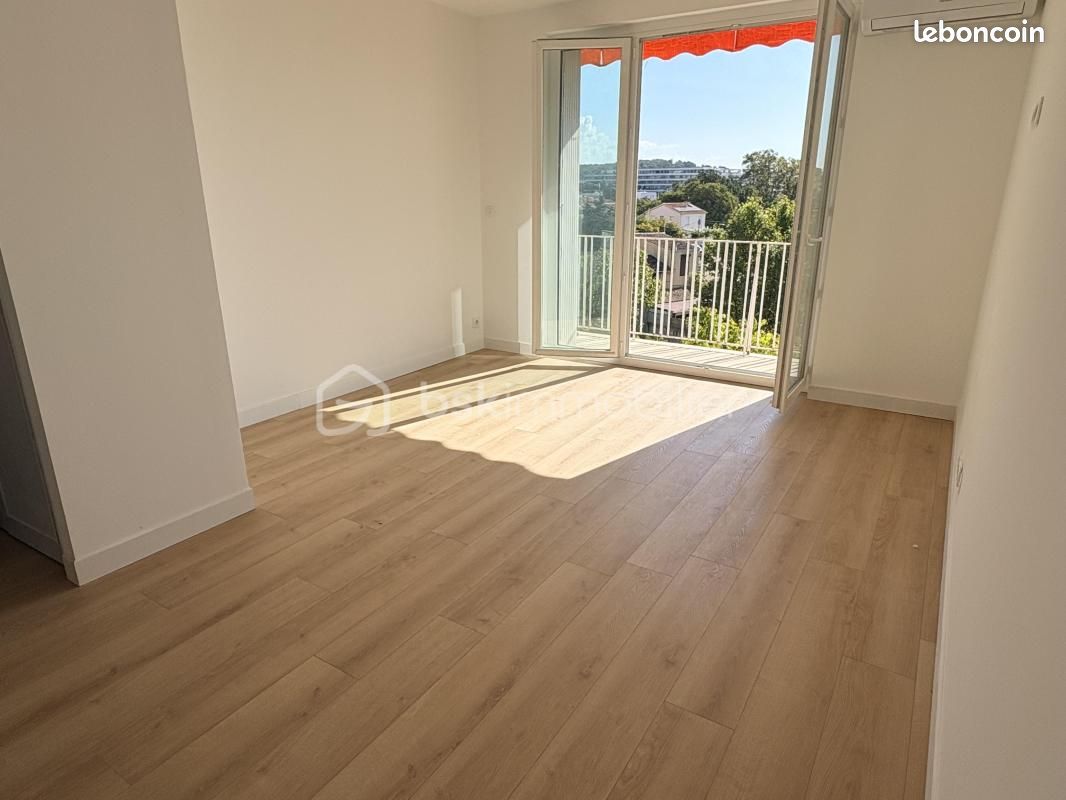 Appartement 4 pièces 74 m² · à Toulon · 74 m² · 210 000 €