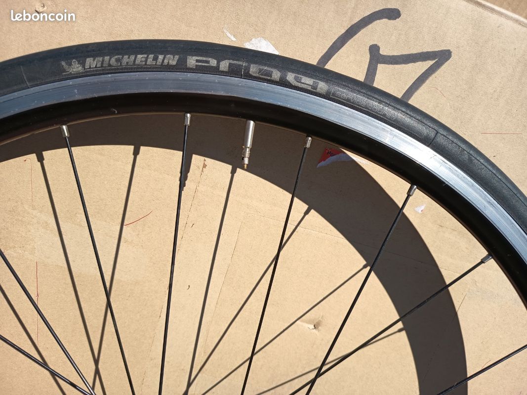 Frein sur jante Shimano 105 BR-R7000 - performance optimale