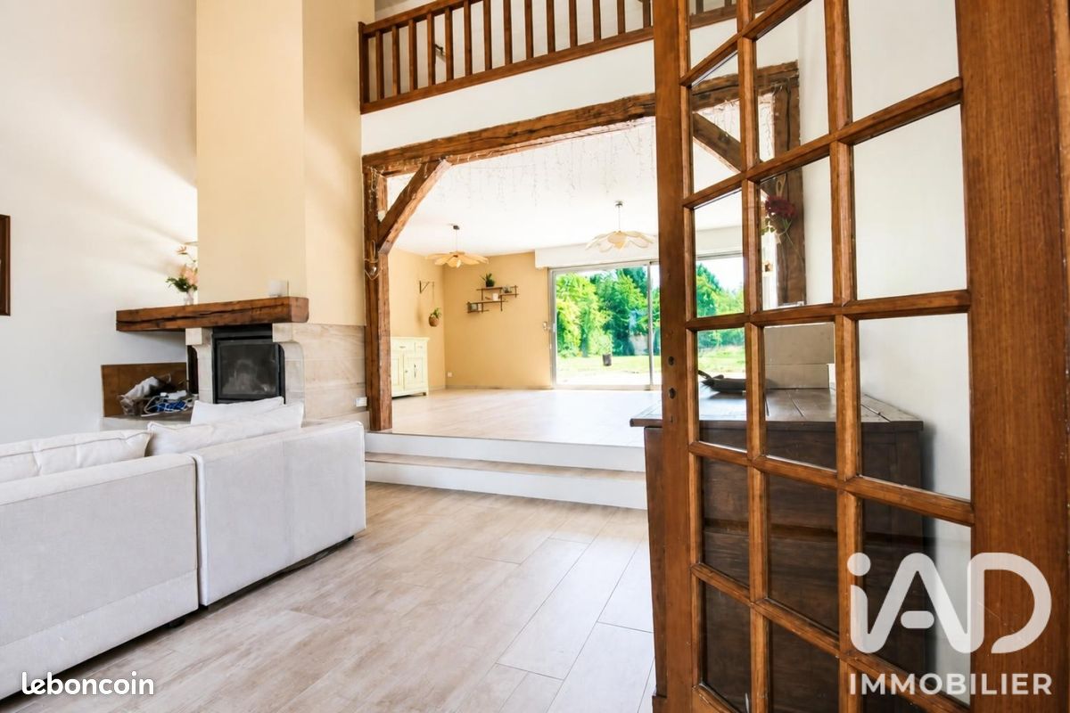 Maison 9 pièces 215 m² · à Fère-Champenoise · 215 m² · 239 000 €