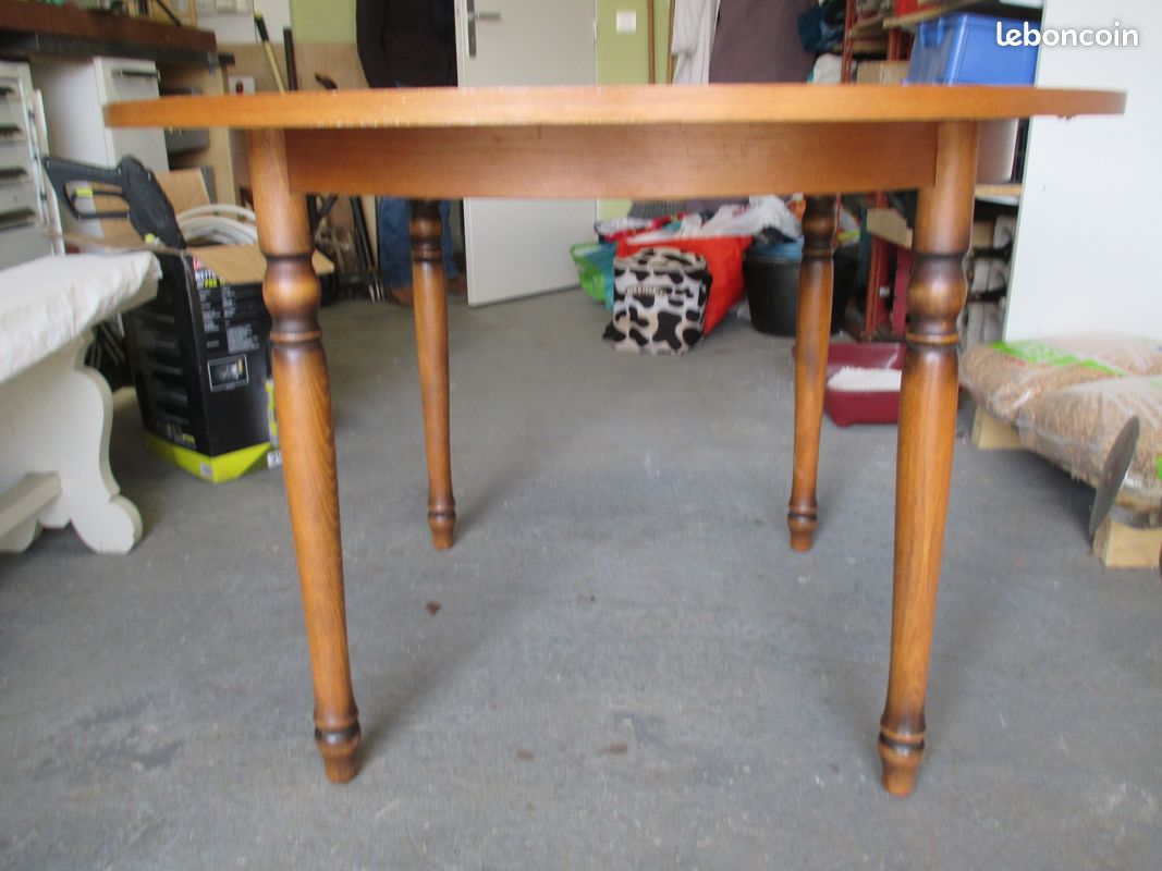 Table de salle à manger en bois (image 2)